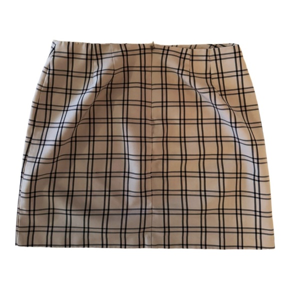 Vintage-Inspired Beige Plaid Mini Skirt – Size 14 - Picture 2 of 6